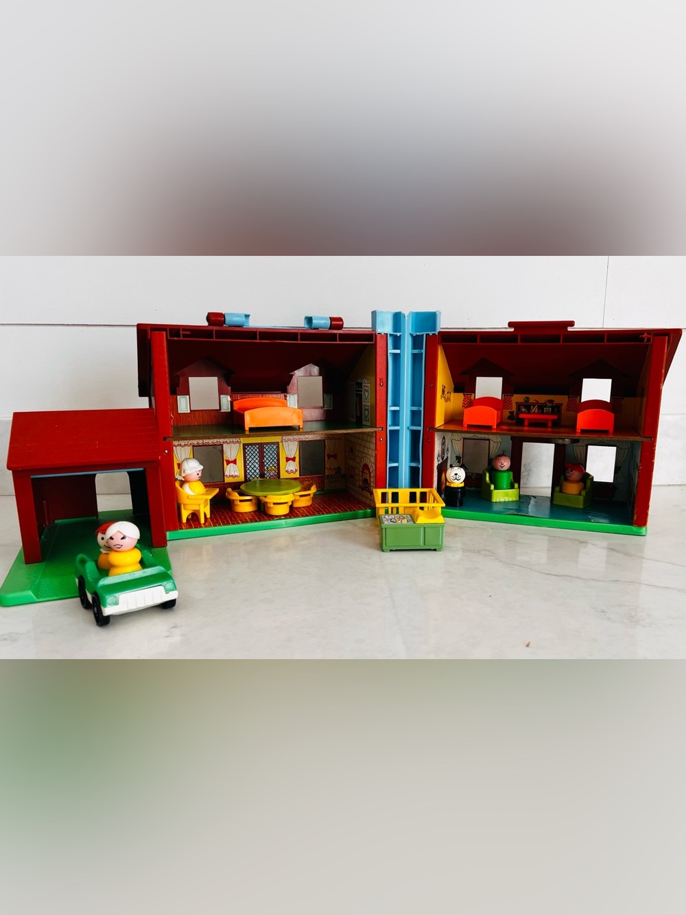 Vintage Fisher-Price Little People Tudor House #952